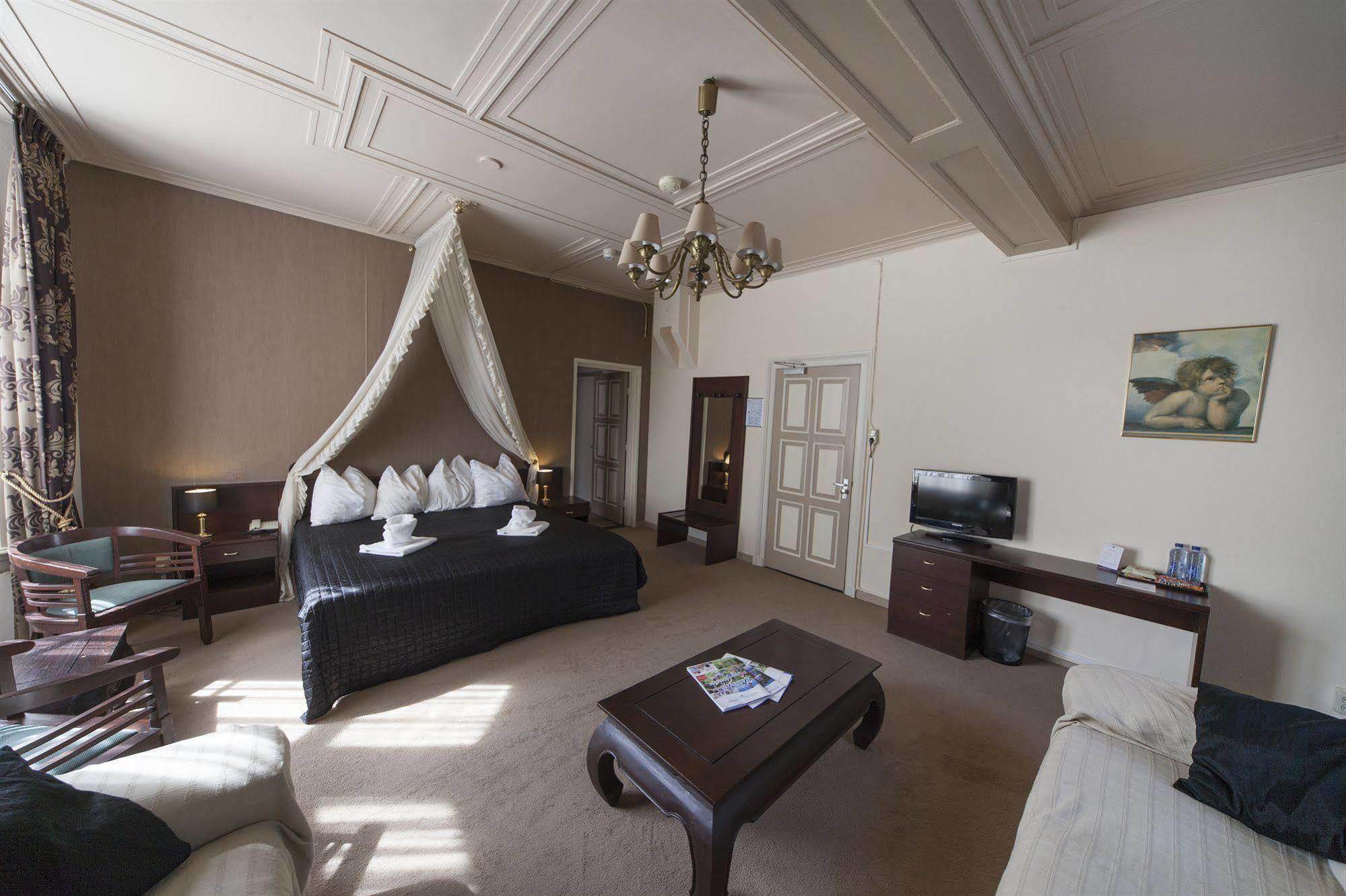 Fletcher Hotel Landgoed Huis Te Eerbeek Bagian luar foto